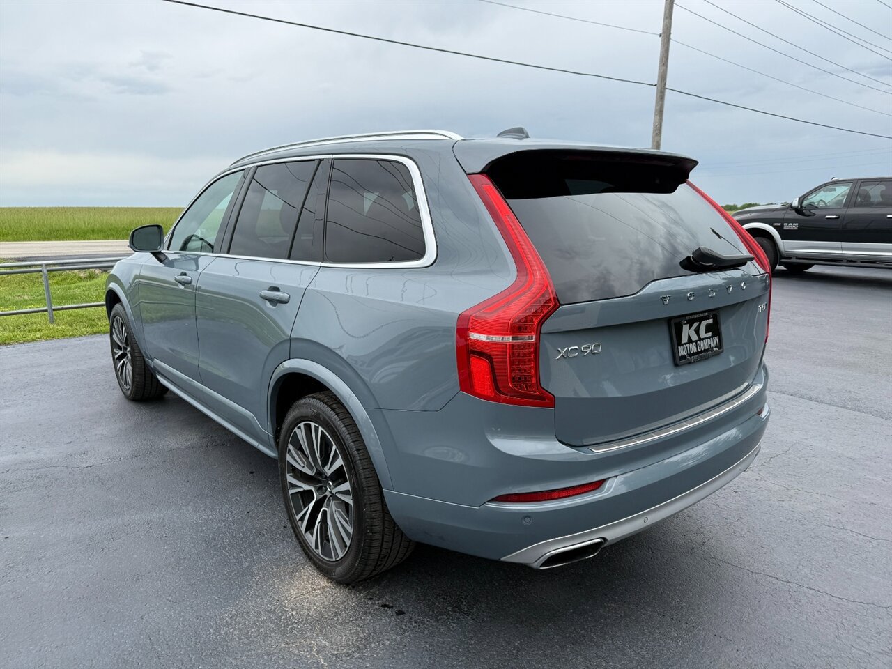 Used 2020 Volvo XC90 T5 Momentum w/ Protection Package Premier AWD/4WD image 9