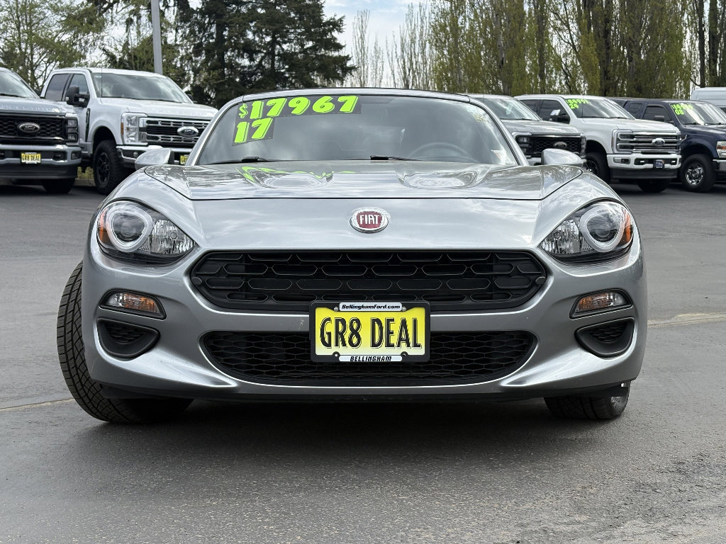 Used 2017 FIAT 124 Spider Classica RWD image 2