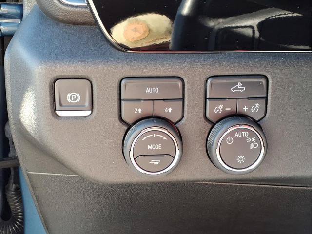 Used 2024 Chevrolet Silverado 1500 LT AWD/4WD image 18
