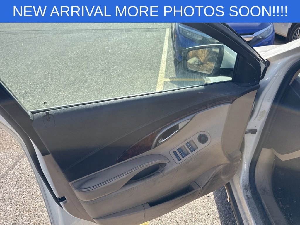 Used 2011 Buick LaCrosse CXL FWD image 7
