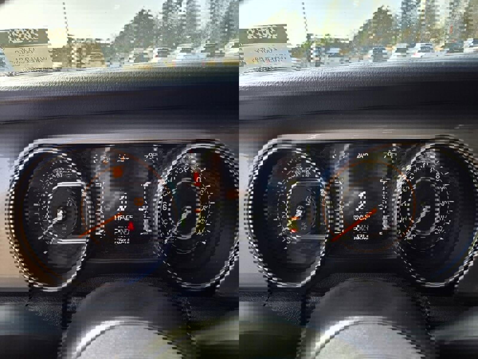 Used 2020 Jeep Wrangler Unlimited Sahara image 14