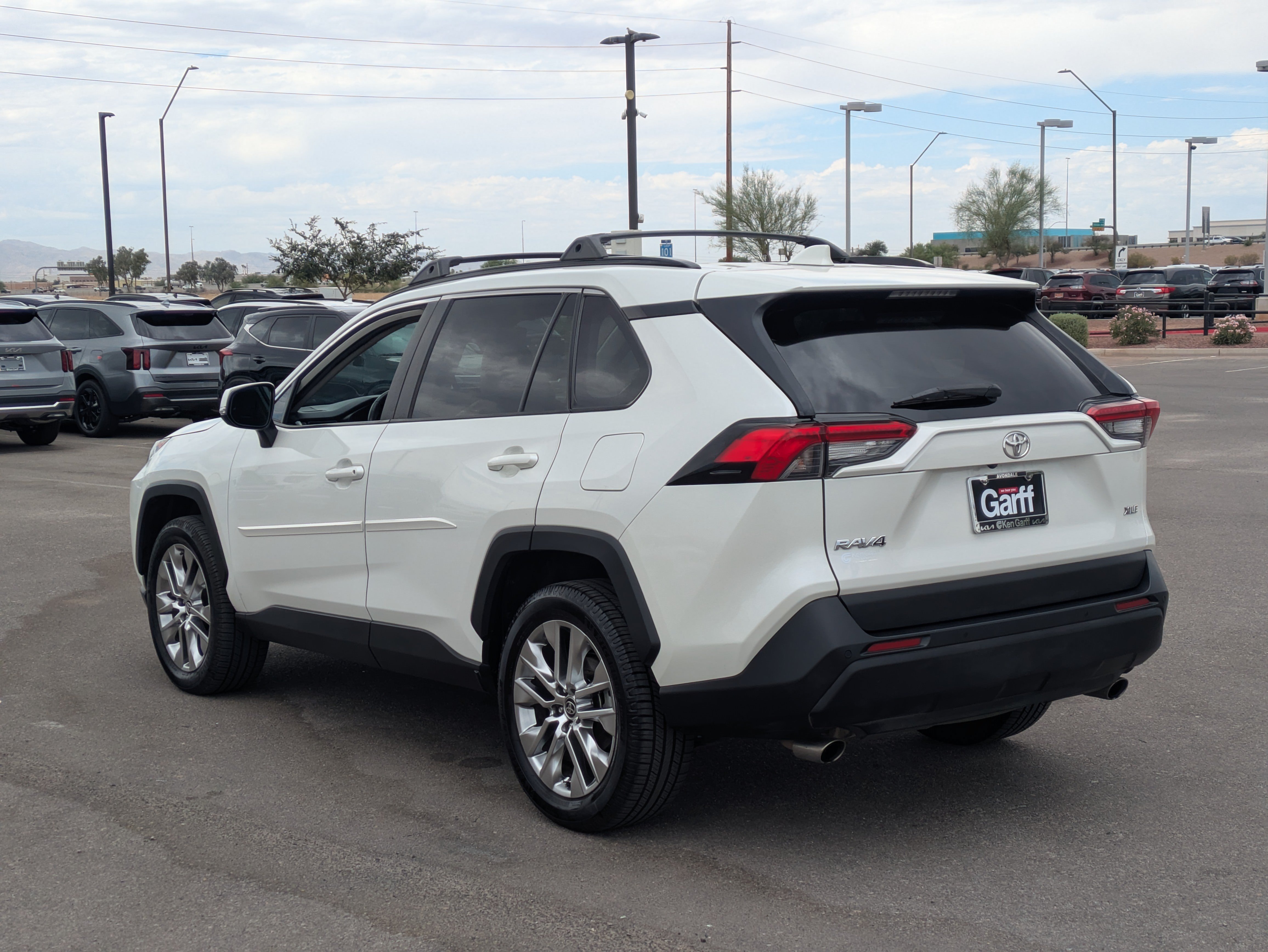 Used 2021 Toyota RAV4 XLE Premium FWD image 3