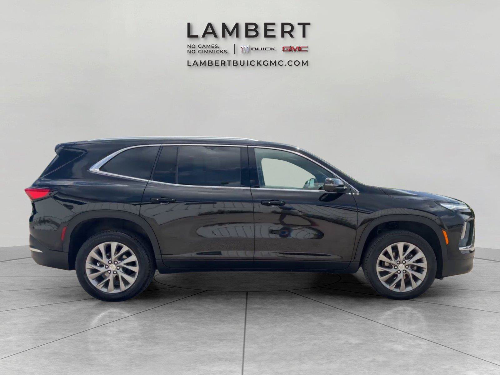 Used 2025 Buick Enclave Preferred AWD/4WD image 6