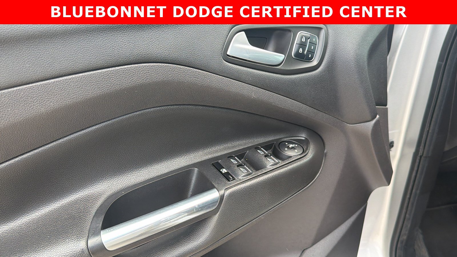 Used 2015 Ford Escape Titanium w/ Equipment Group 301A AWD/4WD image 10