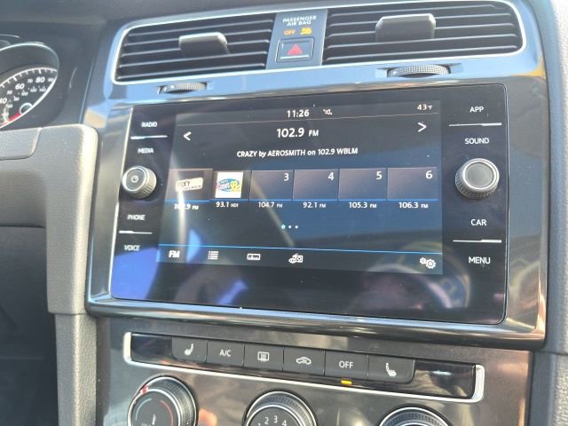 Used 2018 Volkswagen Golf SE image 32