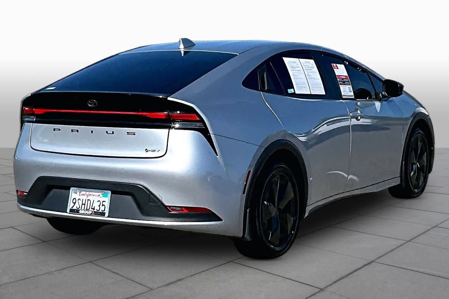 Used 2024 Toyota Prius LE FWD image 12
