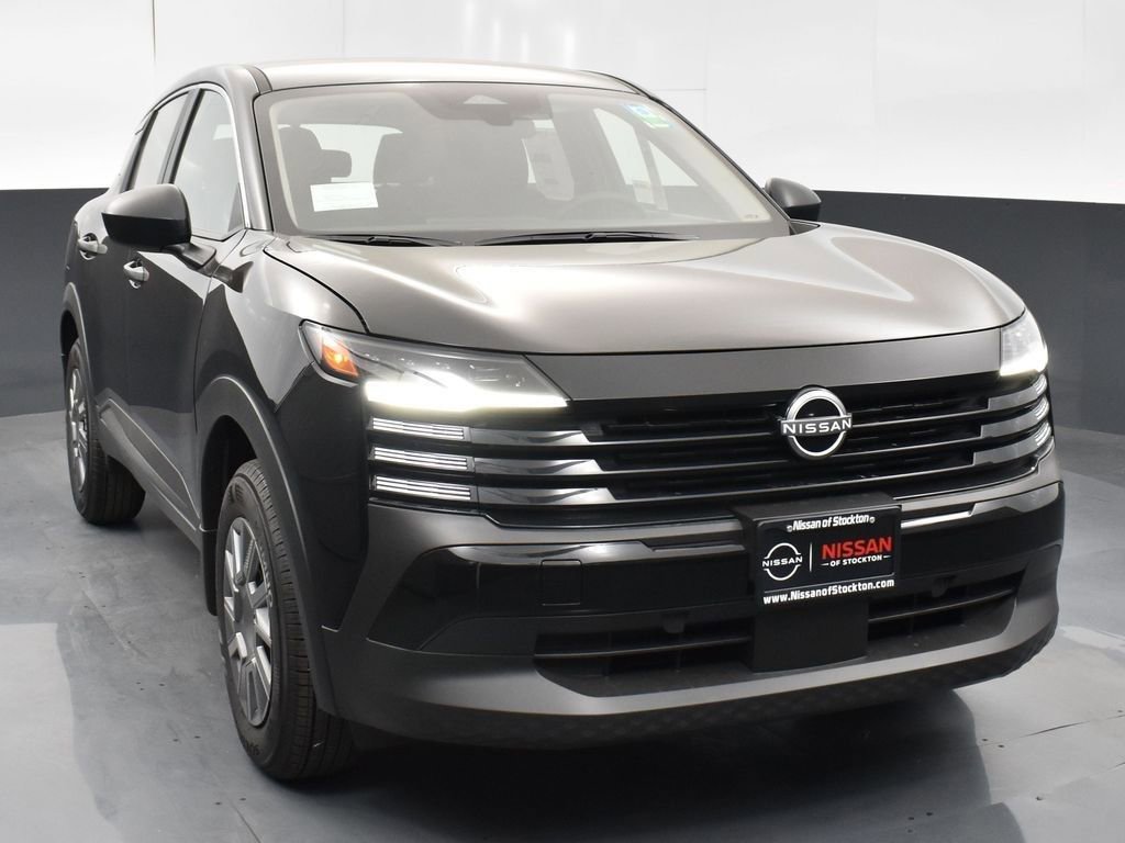 Used 2025 Nissan Kicks S image 2