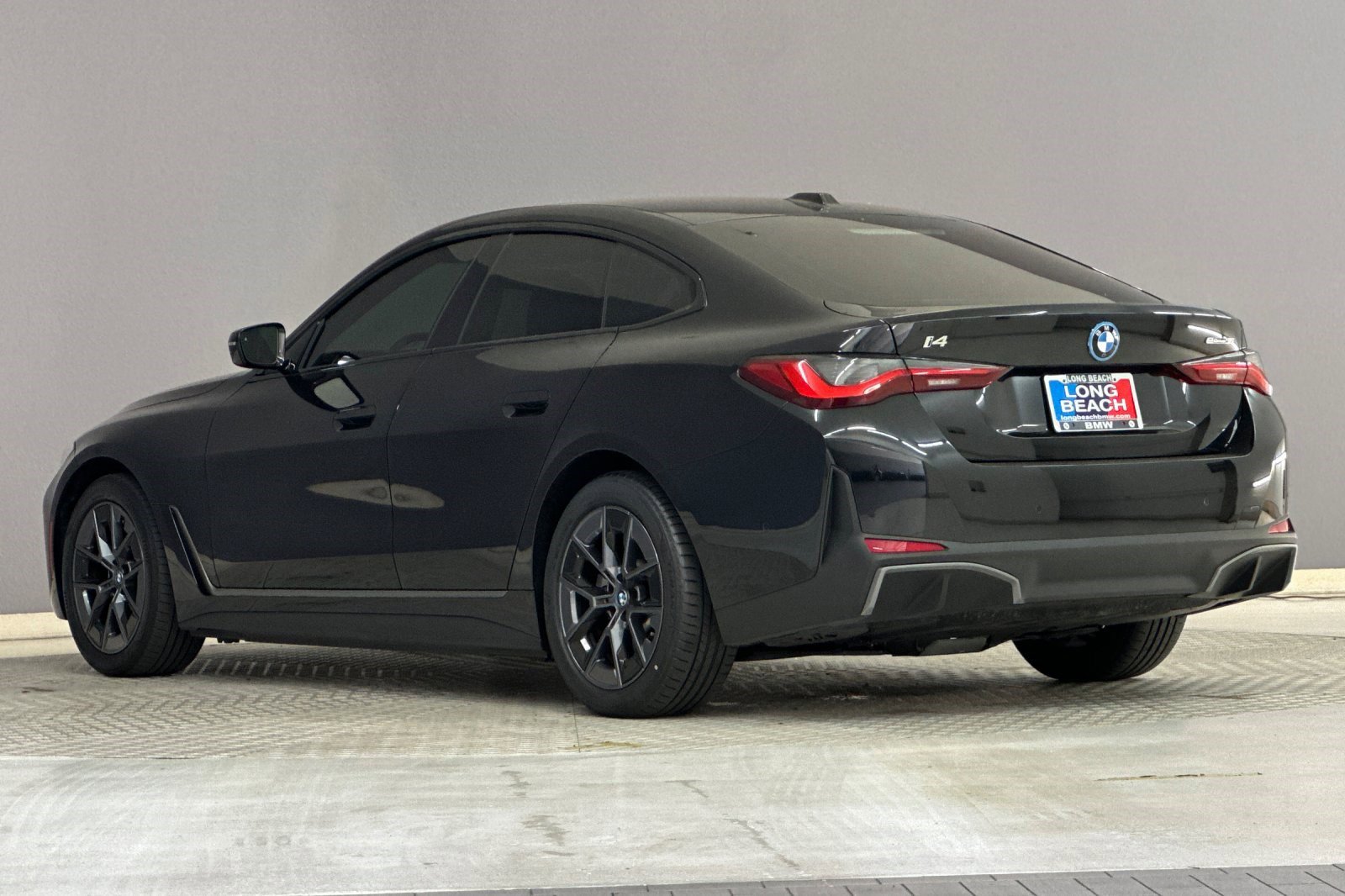 Certified 2023 BMW i4 eDrive35 RWD image 3