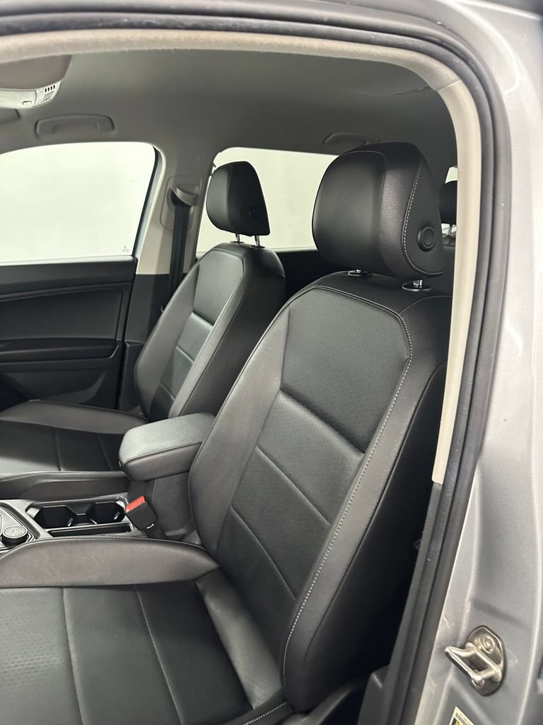 Used 2020 Volkswagen Tiguan SE w/ 3rd Row Seat Package AWD/4WD image 12