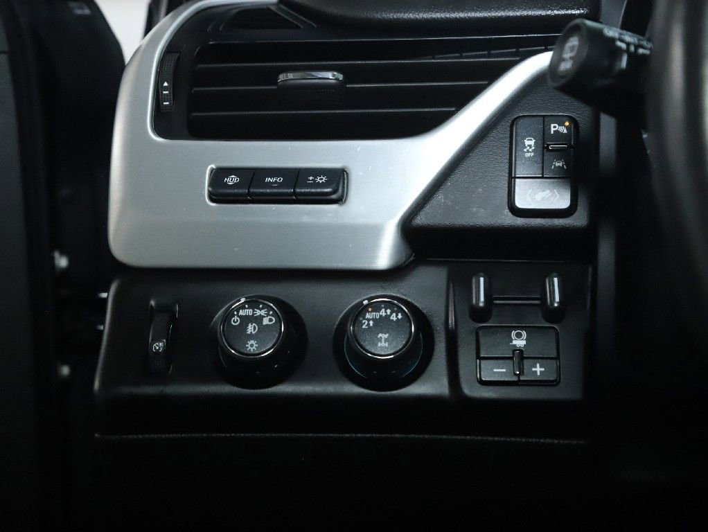 Used 2019 GMC Yukon XL SLT w/ Graphite Performance Edition image 26