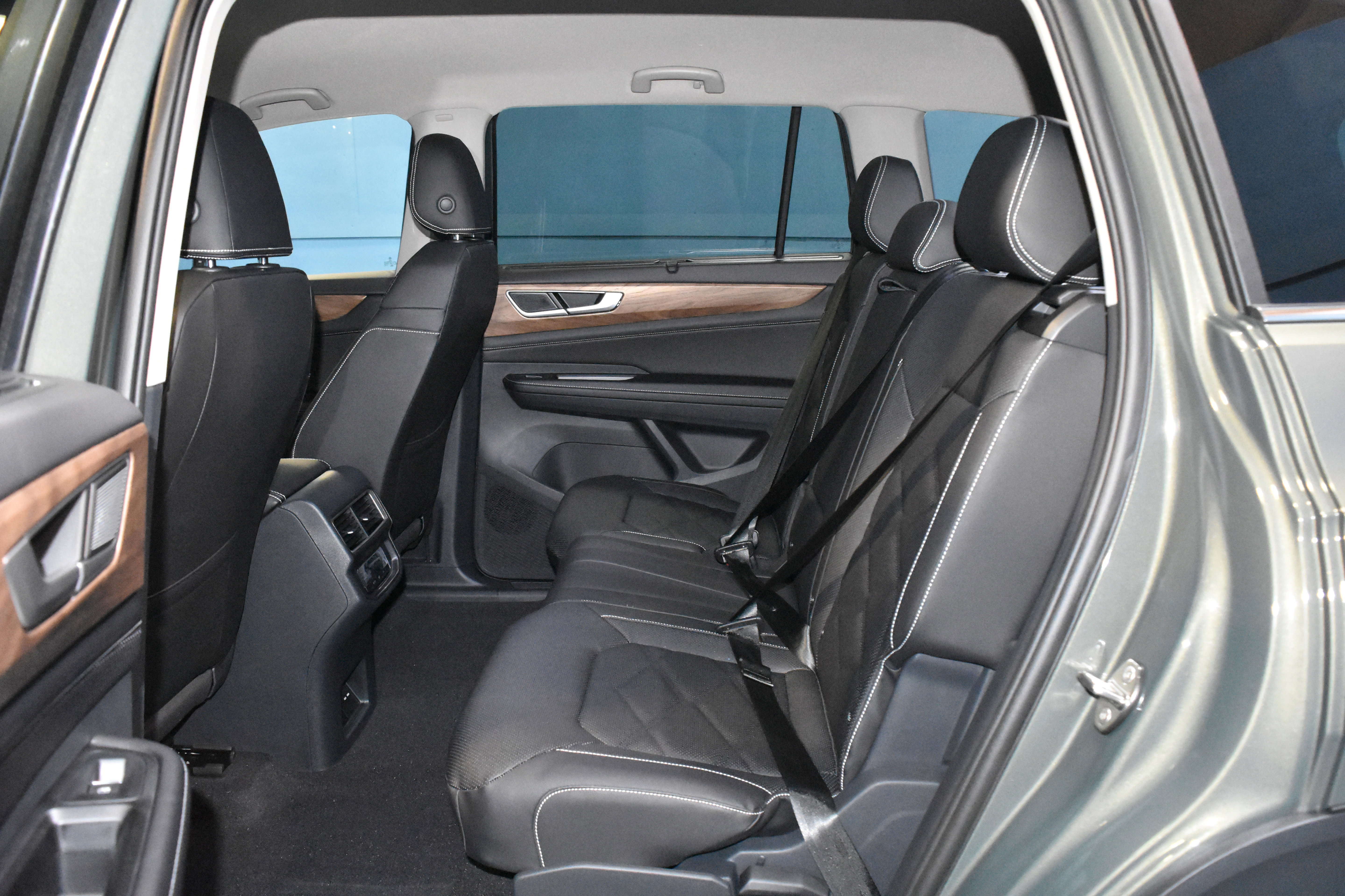 New 2026 Volkswagen Atlas SE image 15