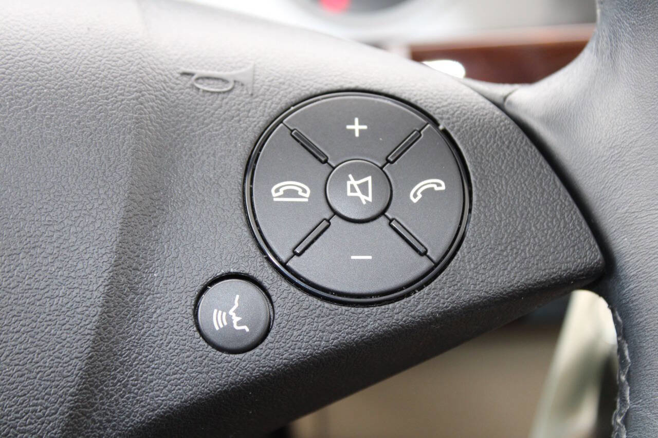 Used 2011 Mercedes-Benz GLK 350 GLK 350 4MATIC AWD 4dr SUV image 27