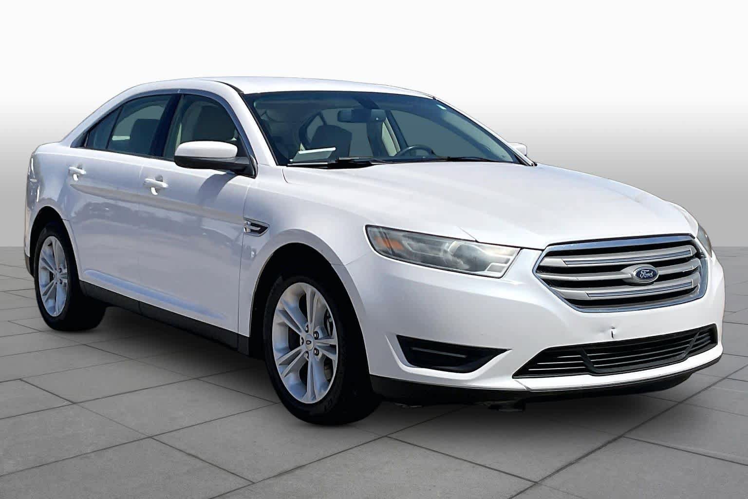 Used 2015 Ford Taurus SEL w/ Equipment Group 201A FWD image 2