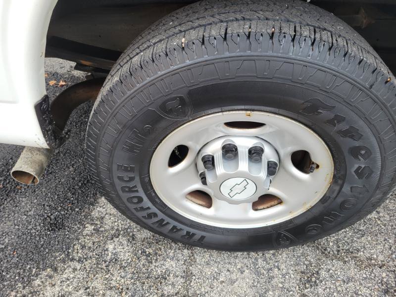 Used 2016 Chevrolet Express 2500 image 31