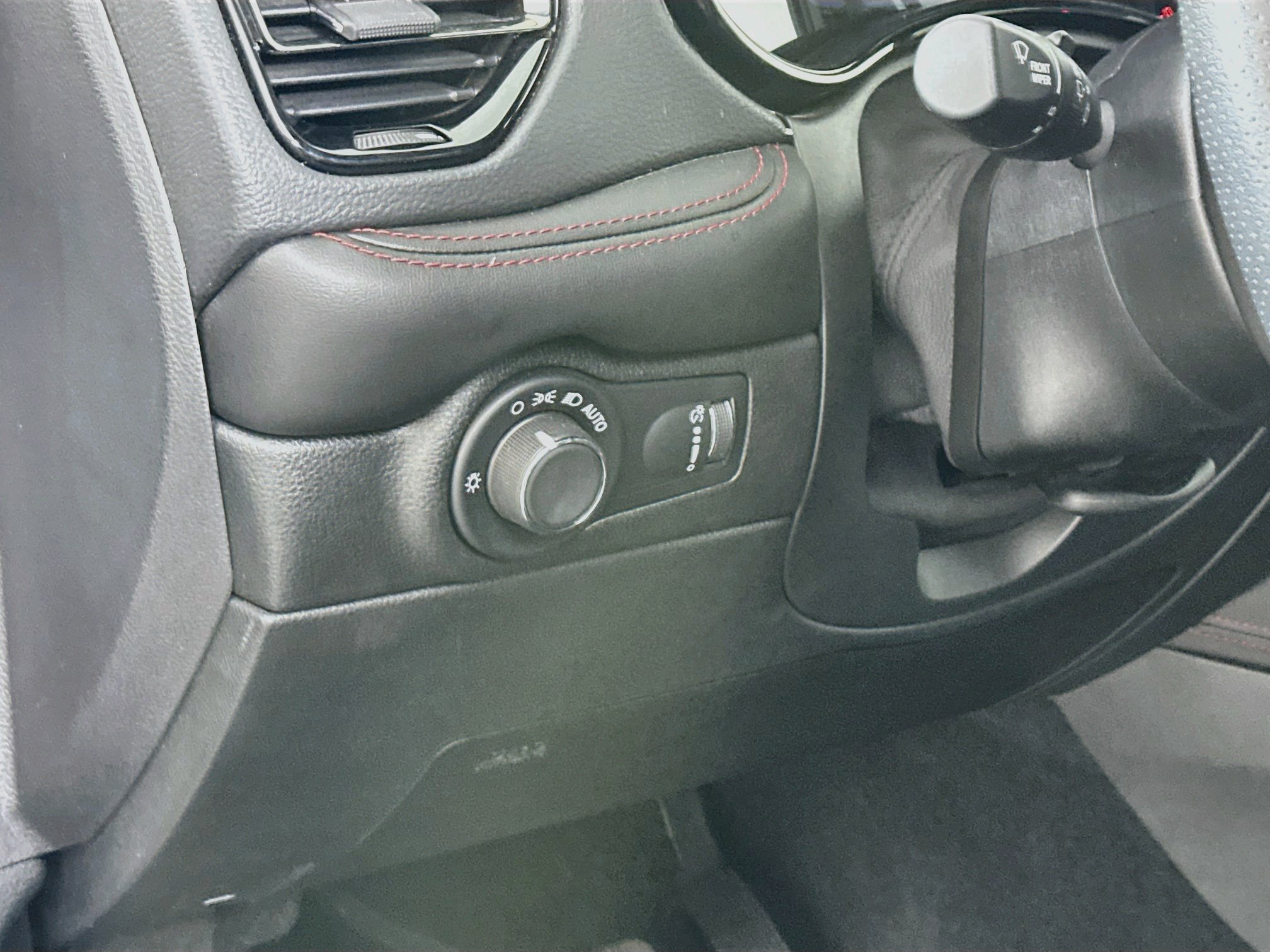 Used 2025 Dodge Durango GT AWD/4WD image 17