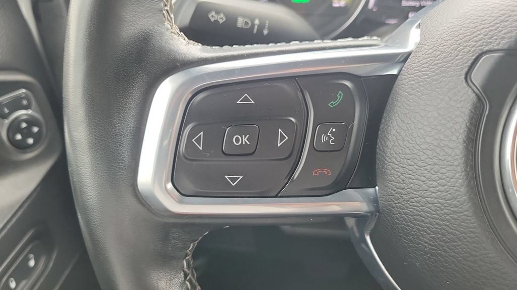 Used 2021 Jeep Wrangler Unlimited Sahara w/ Cold Weather Group AWD/4WD image 19