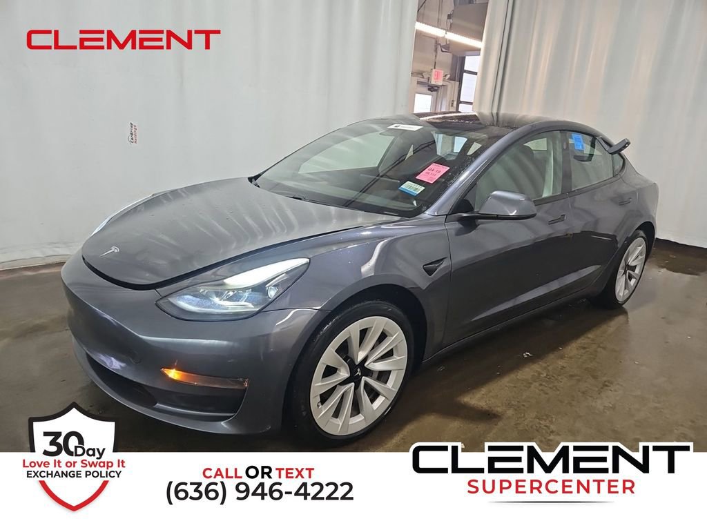 Used 2021 Tesla Model 3 Standard Range Plus image 1
