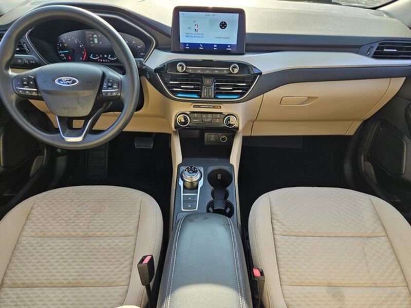 Used 2021 Ford Escape SE image 10