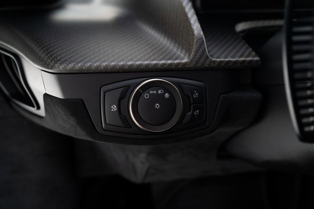 Used 2019 Ford GT RWD image 25