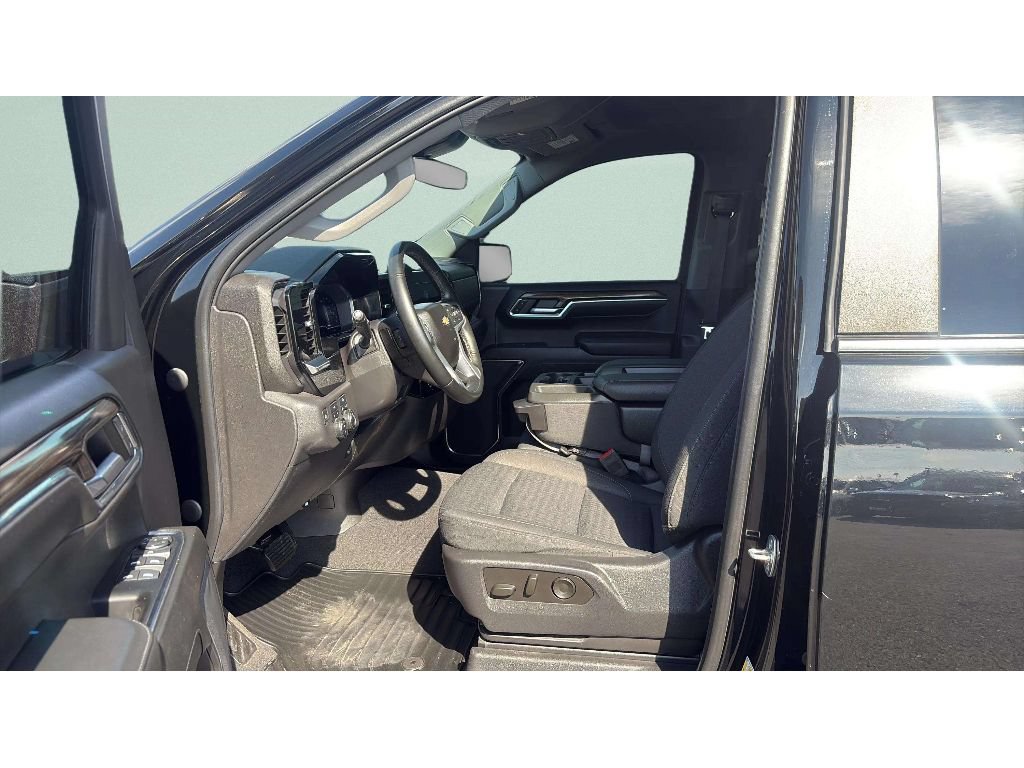 Used 2023 Chevrolet Silverado 1500 LT AWD/4WD image 11