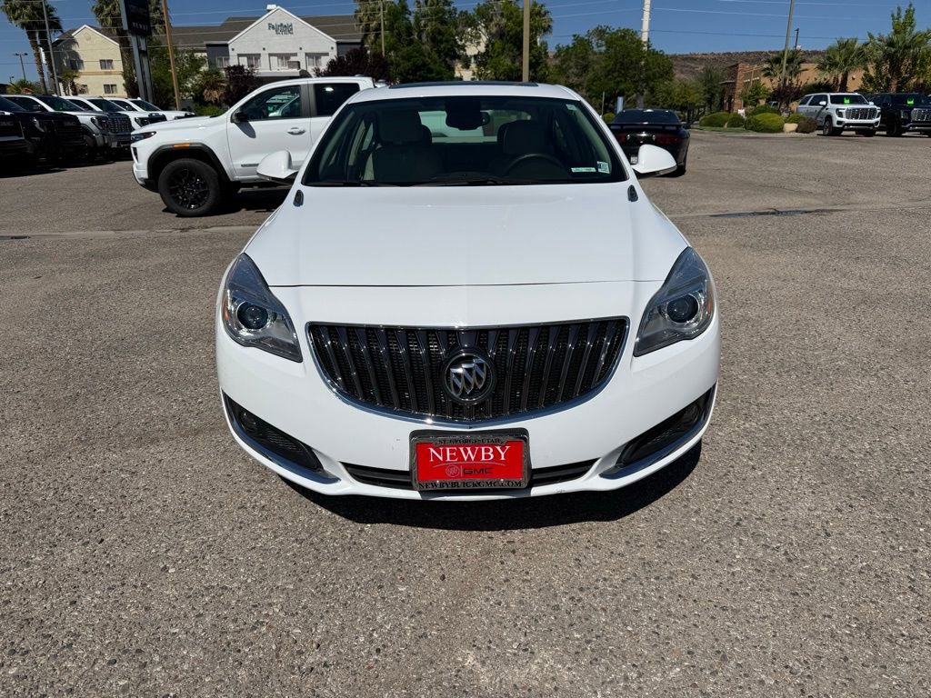 Used 2017 Buick Regal Premium image 2