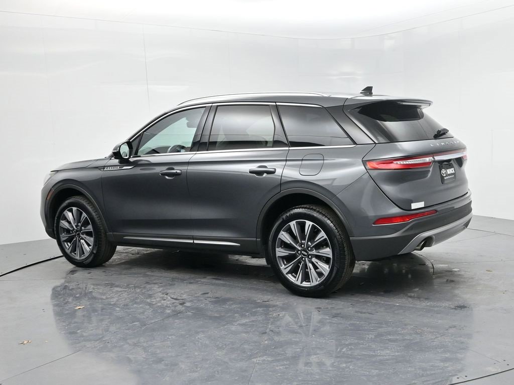 Used 2022 Lincoln Corsair Reserve image 5