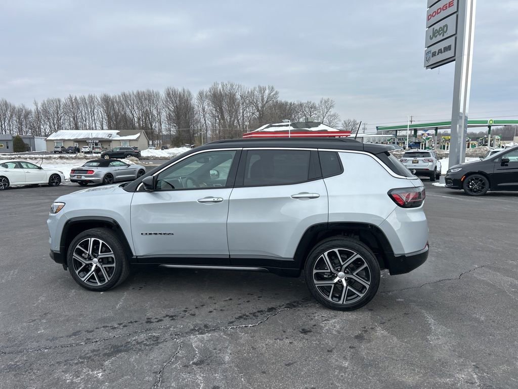 Used 2024 Jeep Compass Limited w/ Elite Group AWD/4WD image 8