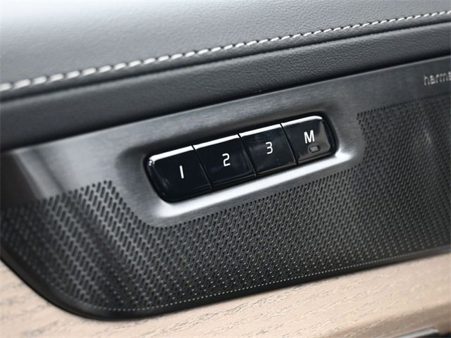 New 2026 Volvo XC90 B6 Plus w/ Protection Package Premier image 30