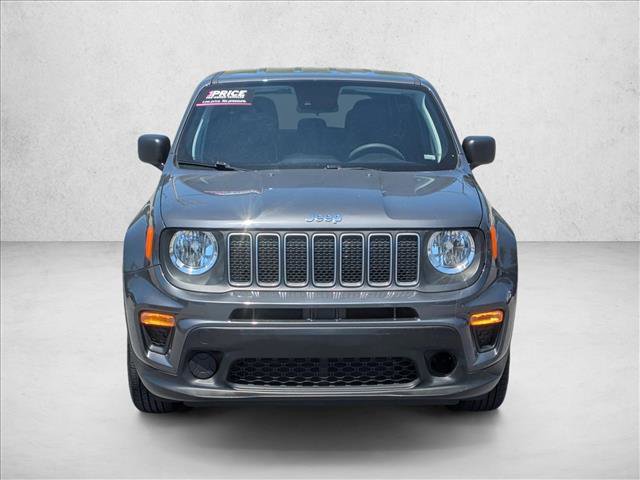 Used 2023 Jeep Renegade Latitude AWD/4WD image 2