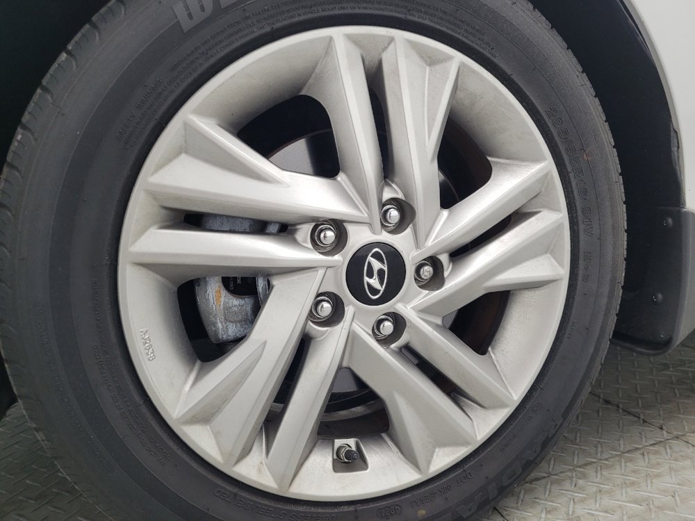 Used 2019 Hyundai Elantra Value Edition FWD image 31