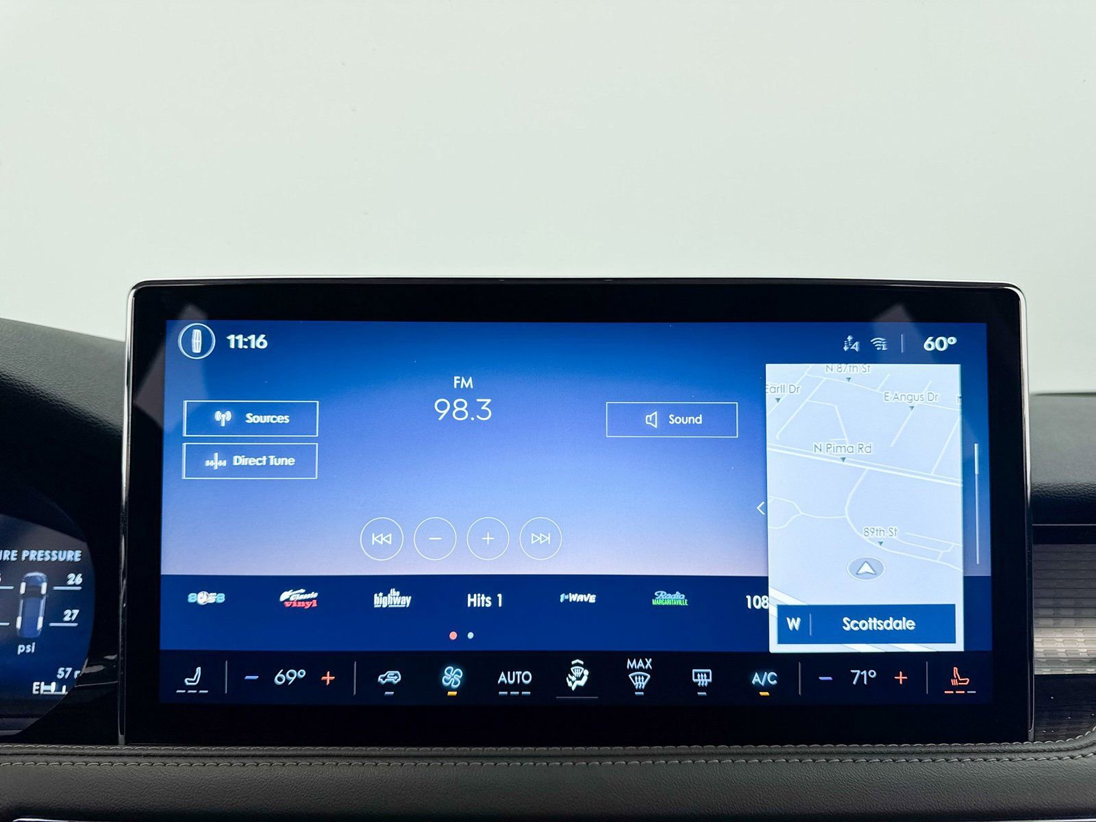 Used 2024 Lincoln Corsair FWD image 24