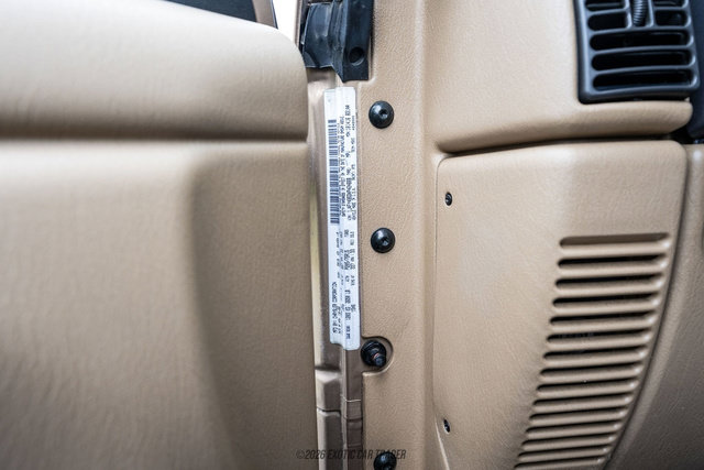 Used 1999 Jeep Wrangler Sahara AWD/4WD image 32