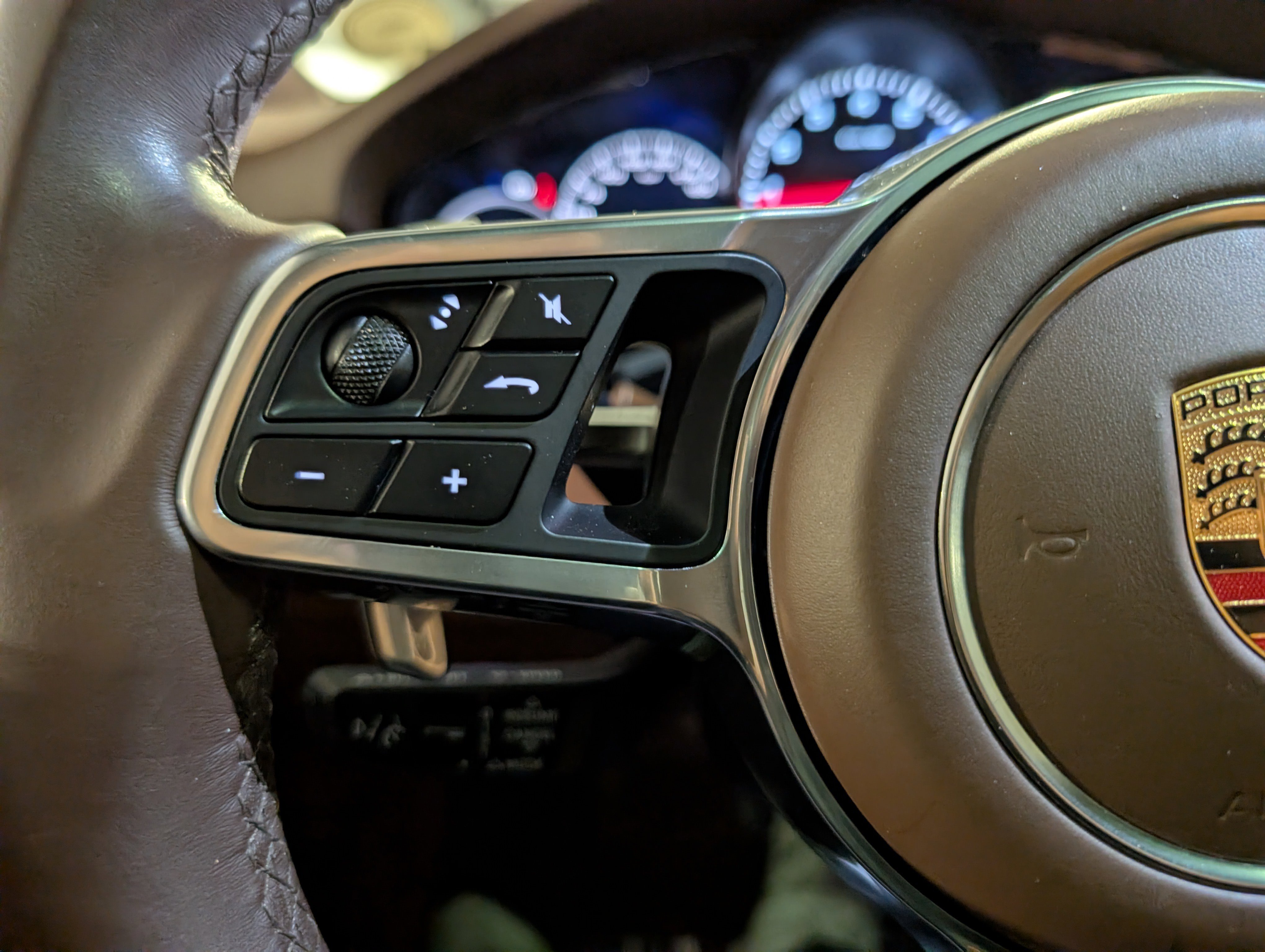 Certified 2023 Porsche Cayenne S Platinum AWD/4WD image 30