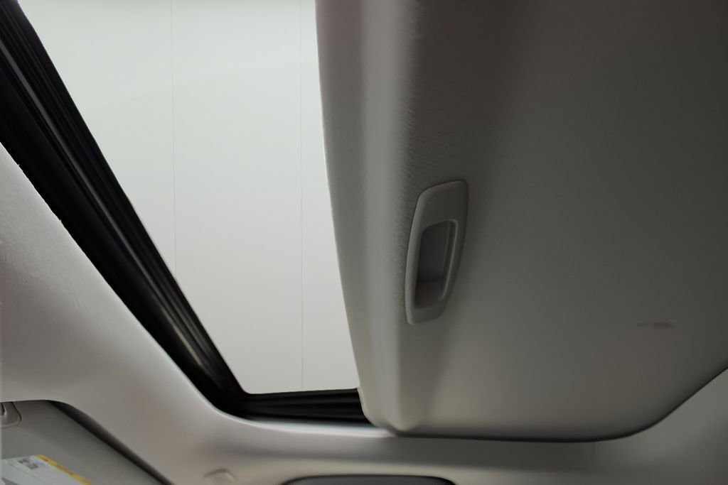 Used 2023 Toyota Corolla Cross XLE w/ Convenience Package image 10