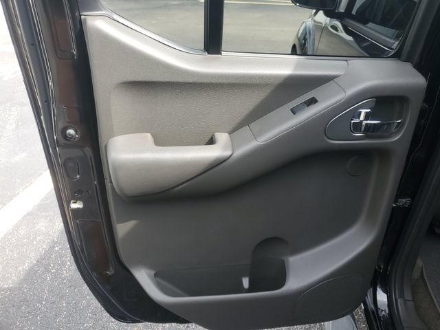 Used 2014 Nissan Frontier PRO-4X w/ Pro-4x Luxury Package AWD/4WD image 7