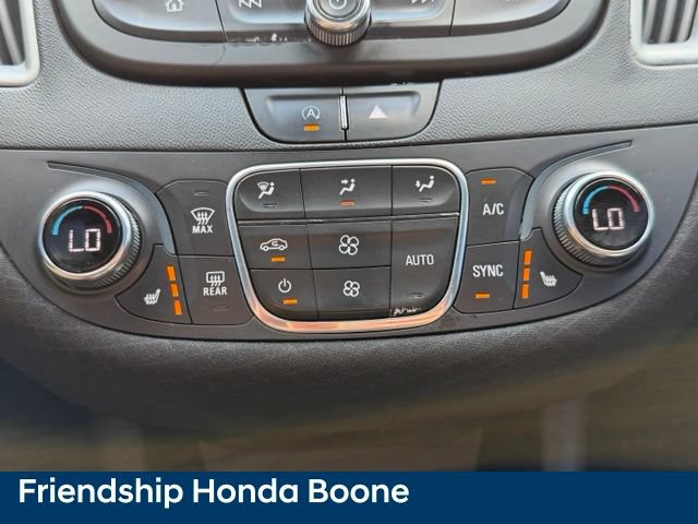 Used 2022 Chevrolet Malibu LT FWD image 35
