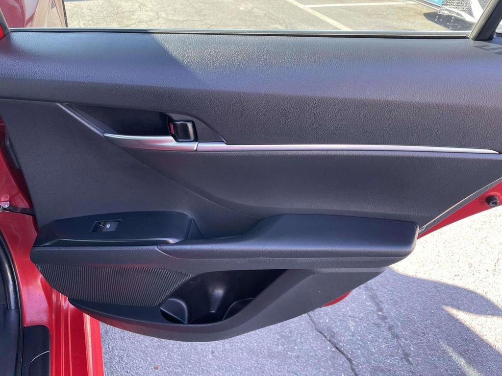 Used 2020 Toyota Camry SE image 42