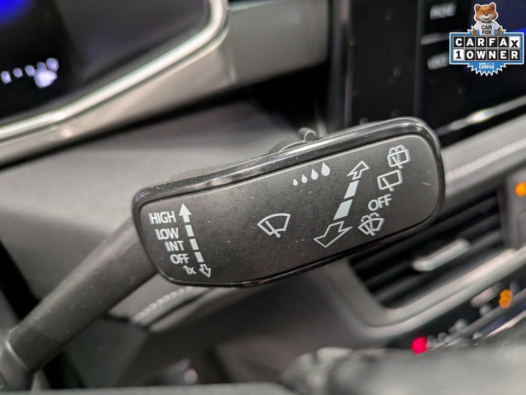 Used 2025 Volkswagen Taos SE image 20