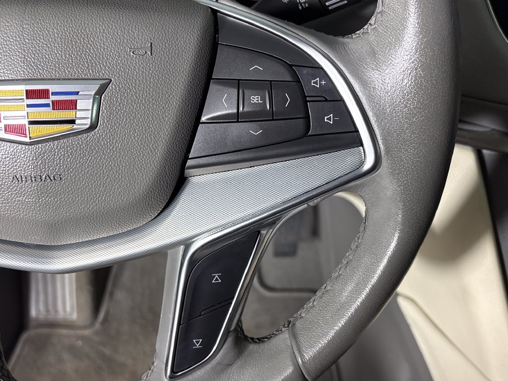 Used 2021 Cadillac XT5 Premium Luxury FWD image 18