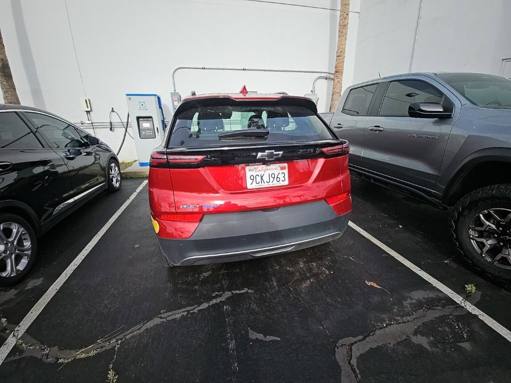 Used 2022 Chevrolet Bolt EUV LT w/ Convenience Package image 9