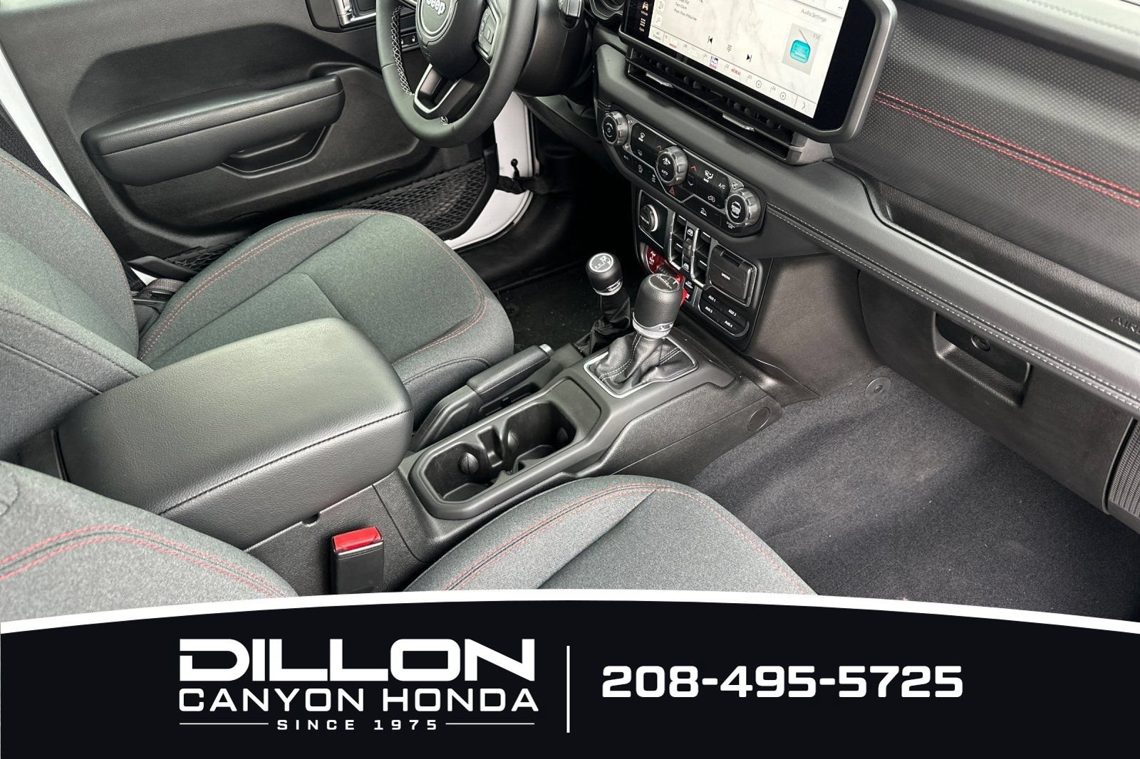 Used 2025 Jeep Gladiator Rubicon AWD/4WD image 16