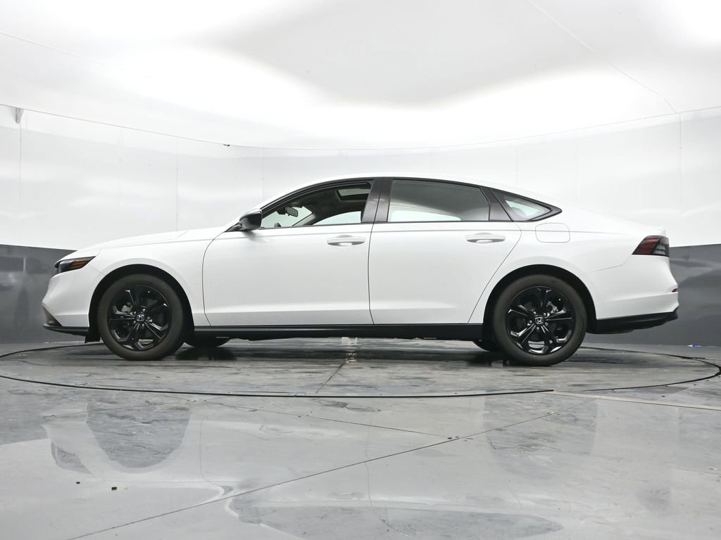 Used 2025 Honda Accord SE image 41