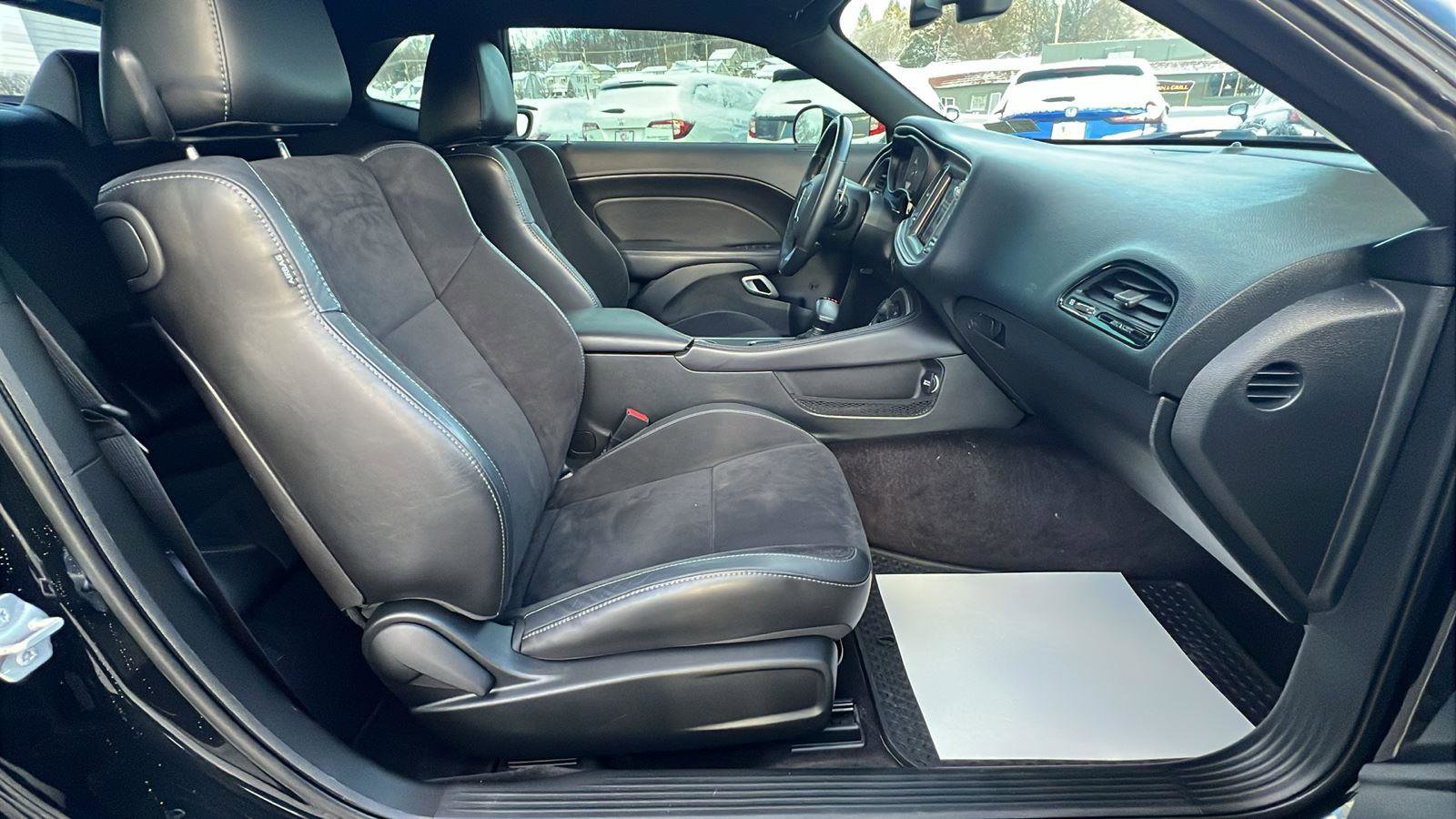 Used 2019 Dodge Challenger R/T w/ Plus Package image 13