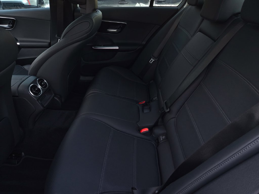 Used 2023 Mercedes-Benz C 300 Sedan image 13