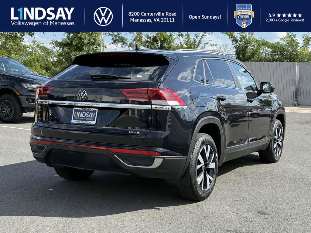 Used 2021 Volkswagen Atlas Cross Sport SE image 2