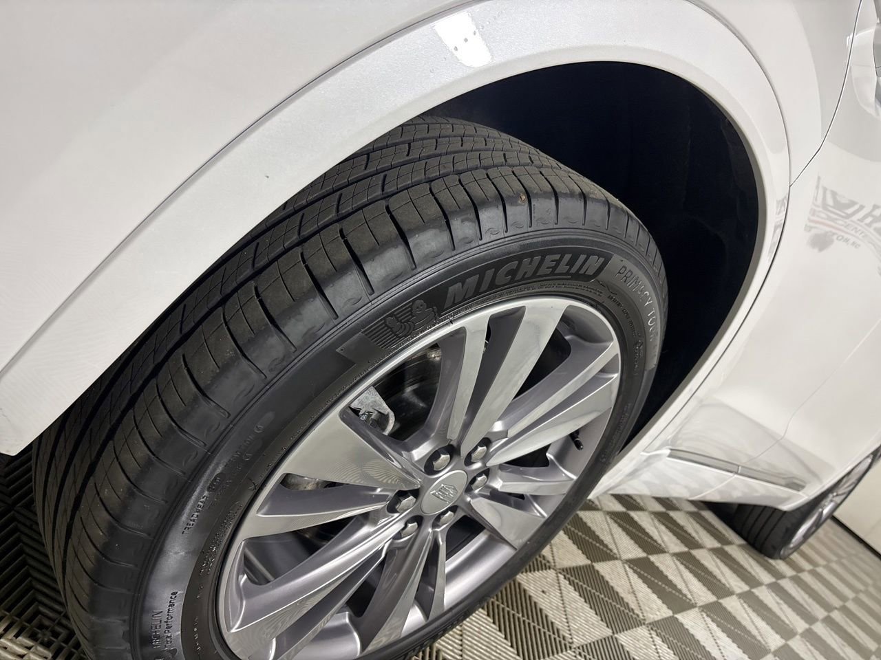 Used 2024 Cadillac XT6 Premium Luxury image 32