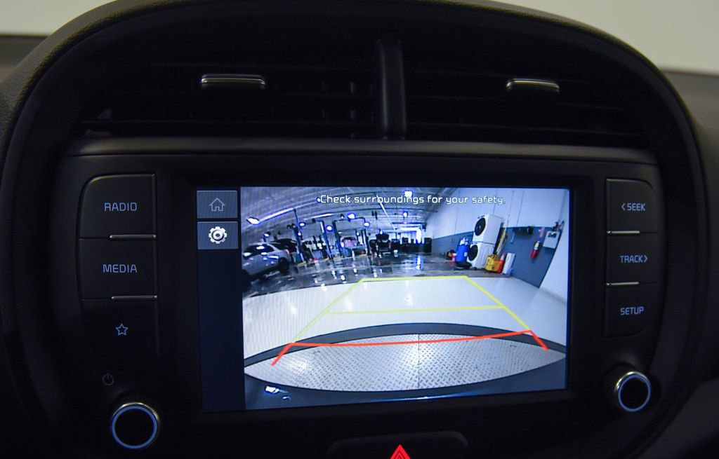 Used 2025 Kia Soul LX w/ LX Technology Package FWD image 20