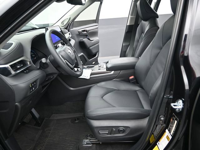 New 2026 Toyota Highlander Limited image 11
