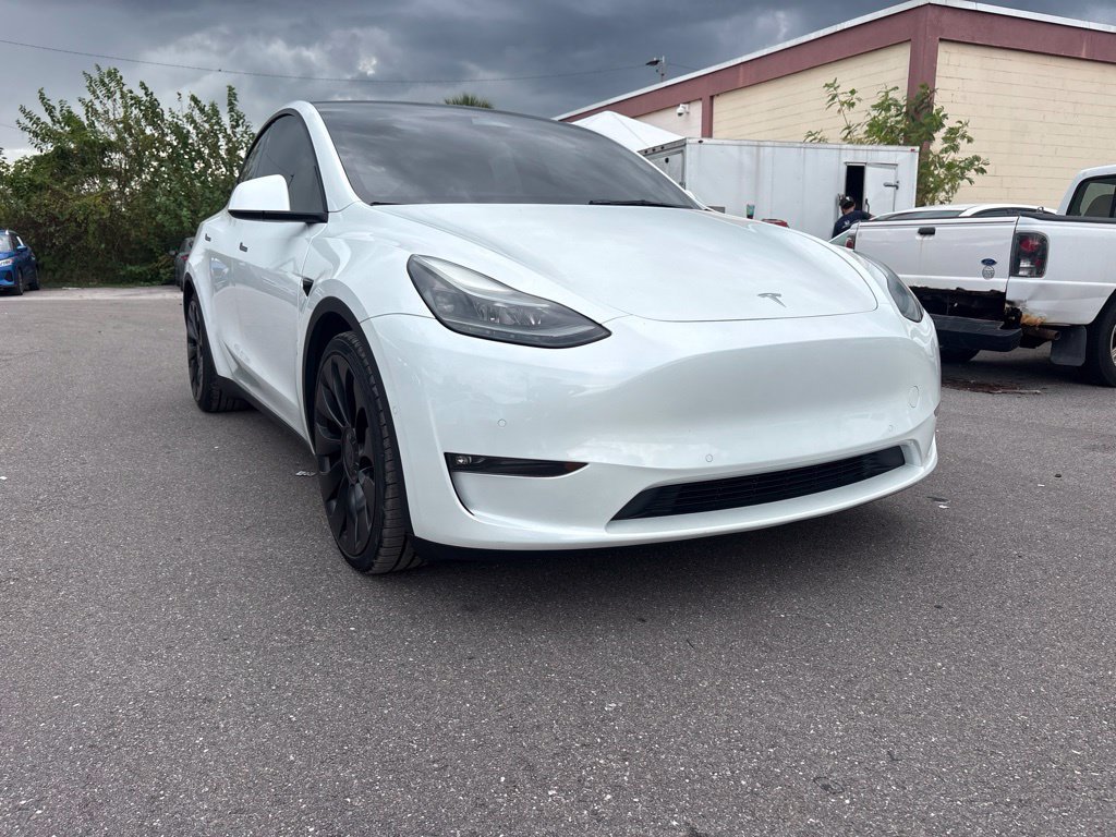 Used 2022 Tesla Model Y Performance AWD/4WD image 1