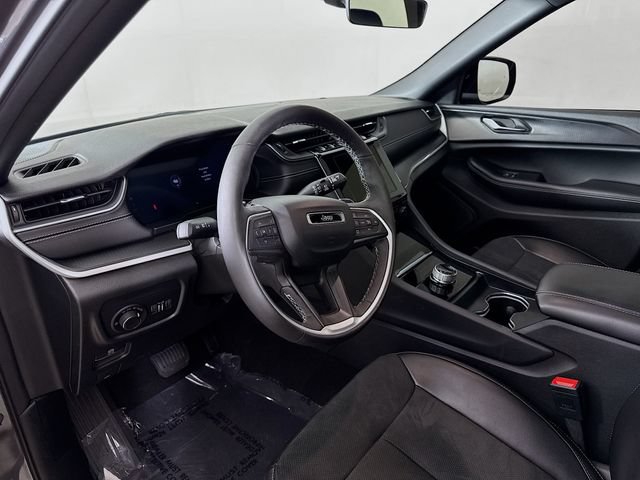 Used 2024 Jeep Grand Cherokee L Altitude AWD/4WD image 9